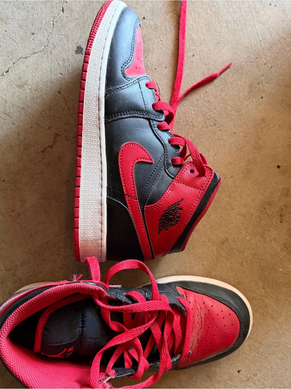 Jordan Kids Red and Black Low-Top Sneakers